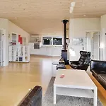 בית נופש Cozy In With House Sea View *