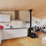 Beautiful Home In Vinderup With Wifi *