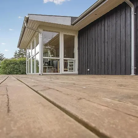 Beautiful Home In Vinderup With Wifi