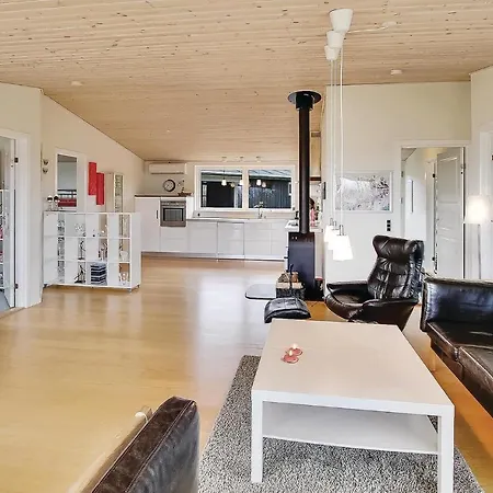 Σπίτι διακοπών Beautiful Home In Vinderup With Wifi *